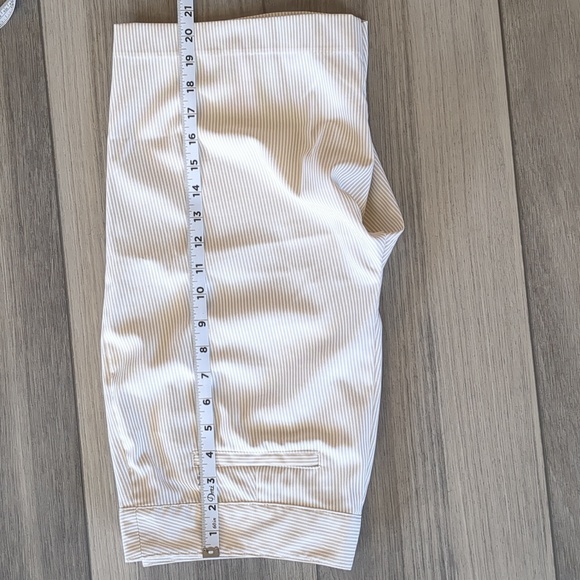 IZOD GOLF White And Tan Striped Golf Shorts Sz 8 - Picture 4 of 5